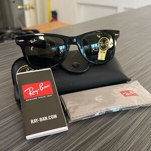 Brand-New Authentic Ray-Ban Wayfarer RB4340